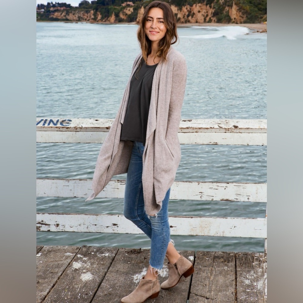 Sz Medium Women’s Knit Barefoot Dreams CozyChic Open Front Cardigan With Pockets